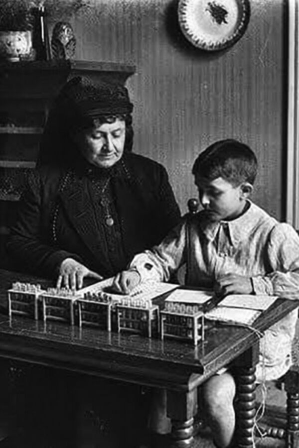 Maria Montessori, 1916 (circa), Barcelona with Boy
