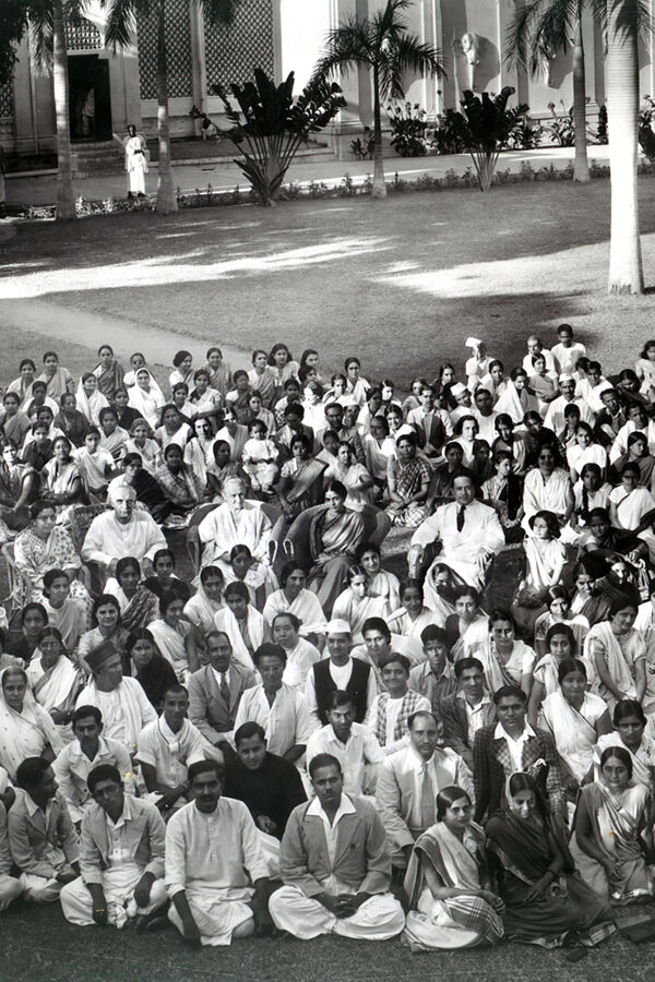 Montessori Course, 1939, Adyar, Group Photo